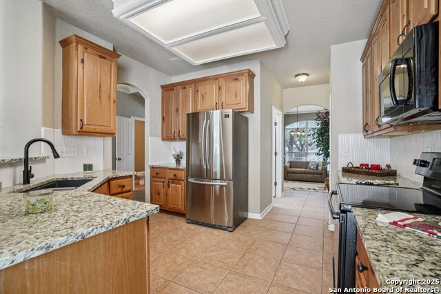 Listing photo id 9 for 555 Ginsberg