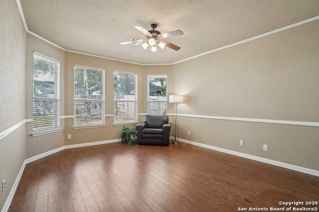 Listing photo id 14 for 555 Ginsberg