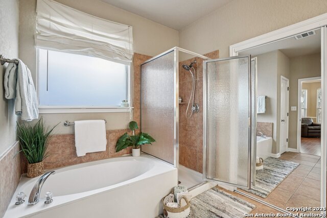 Listing photo id 18 for 555 Ginsberg