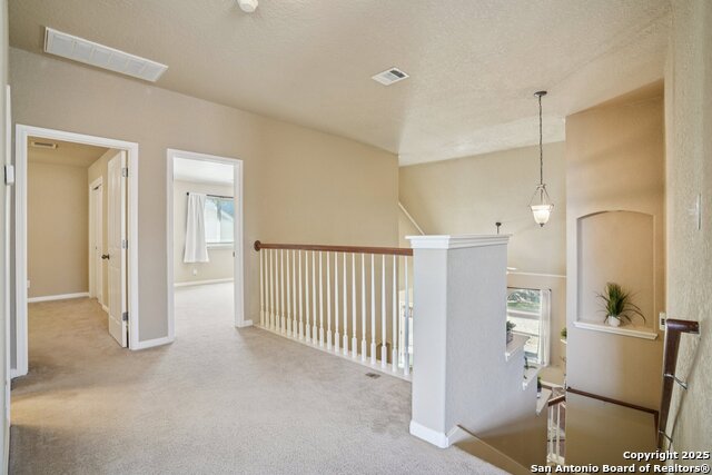 Listing photo id 21 for 555 Ginsberg