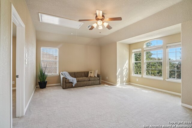 Listing photo id 22 for 555 Ginsberg