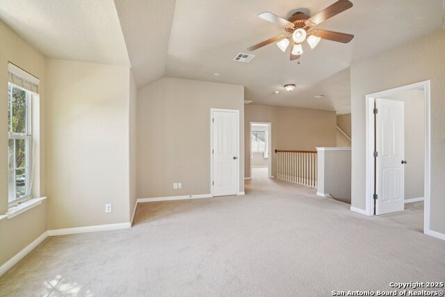 Listing photo id 23 for 555 Ginsberg