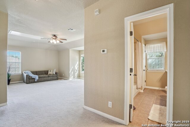 Listing photo id 32 for 555 Ginsberg