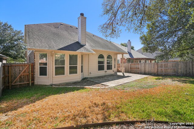 Listing photo id 35 for 555 Ginsberg