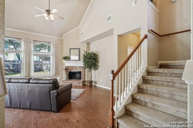 Listing photo id 7 for 555 Ginsberg