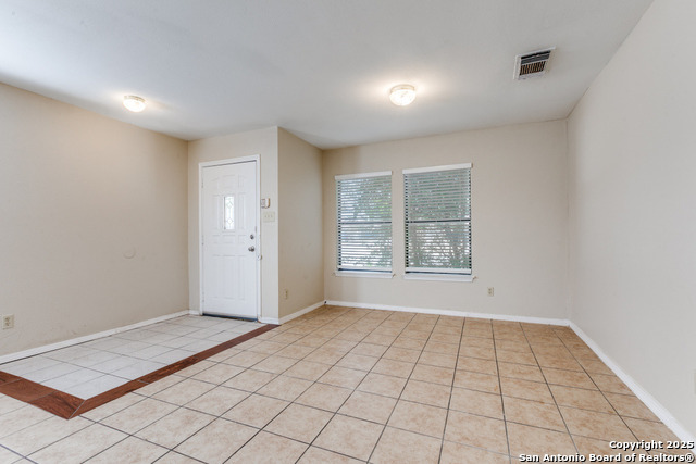 Image 5 of 23 For 1210 Crossing Oaks