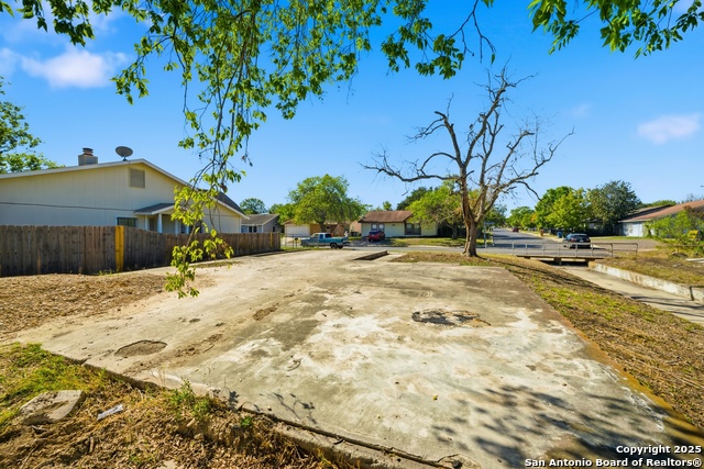 Listing photo id 10 for 8802 Catalina Bay Dr