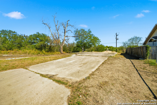 Listing photo id 11 for 8802 Catalina Bay Dr