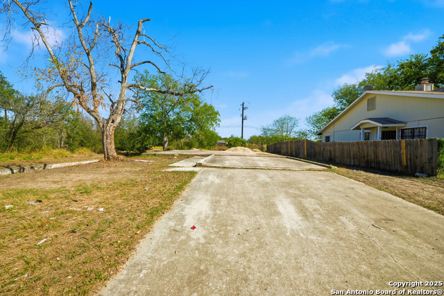 Listing photo id 12 for 8802 Catalina Bay Dr