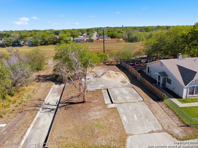 Listing photo id 2 for 8802 Catalina Bay Dr