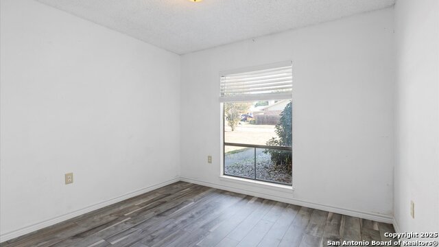 Image 14 of 19 For 208 Gamblewood