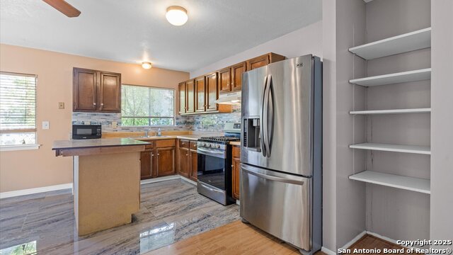 Image 3 of 19 For 208 Gamblewood