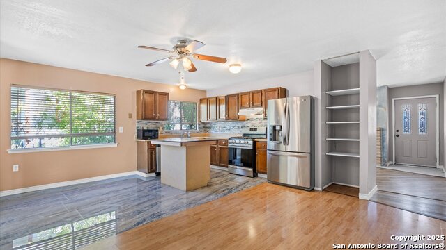 Image 4 of 19 For 208 Gamblewood