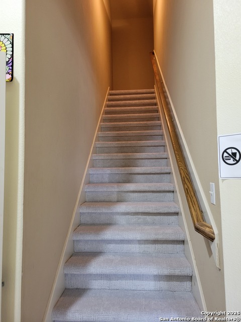 Listing photo id 16 for 1722 Palmer  