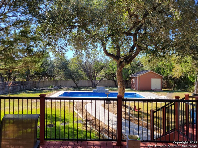 Listing photo id 20 for 1722 Palmer  