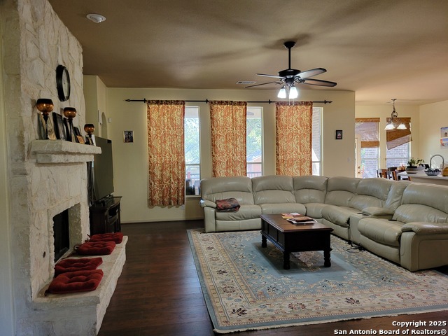 Listing photo id 29 for 1722 Palmer  