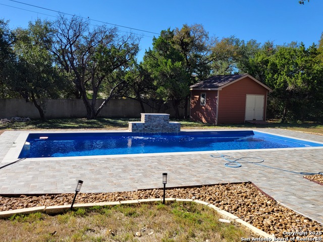 Listing photo id 32 for 1722 Palmer  