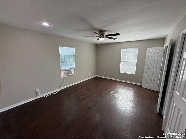 Image 8 of 18 For 620 Viewpoint