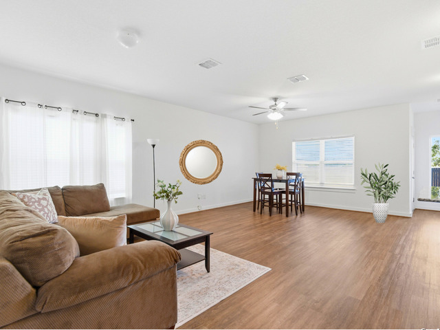 Image 3 of 20 For 8207 Chasemont