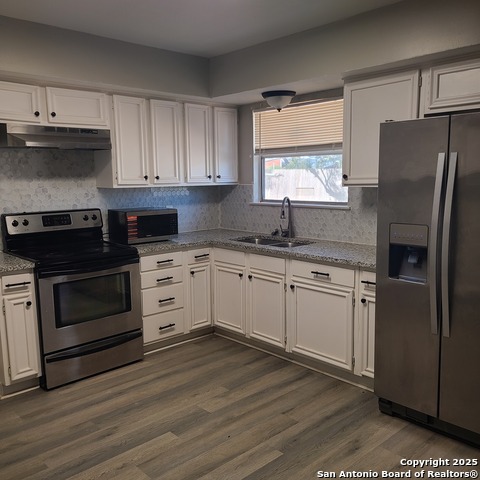 Image 2 of 17 For 5143 Village Row