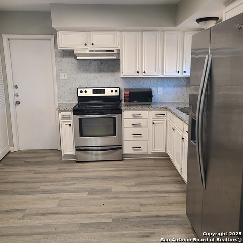 Image 4 of 17 For 5143 Village Row