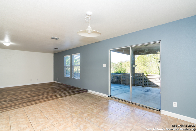 Image 15 of 51 For 13003 Southton