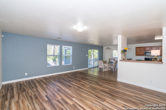 Image 20 of 51 For 13003 Southton