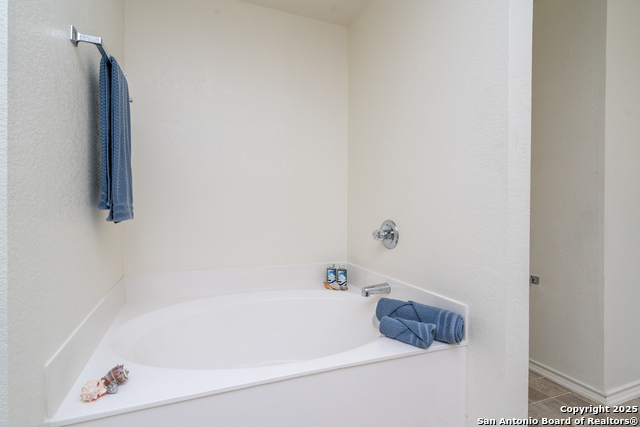 Image 38 of 51 For 13003 Southton