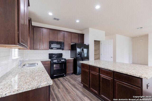 Image 7 of 28 For 2614 Pismo Beach