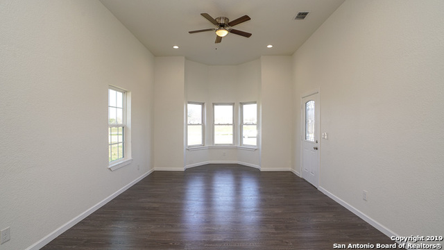 Image 12 of 23 For 1814 Interstate 35 N