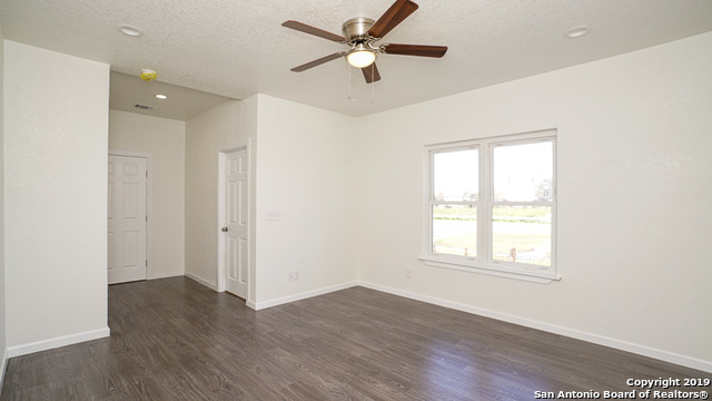 Image 14 of 23 For 1814 Interstate 35 N