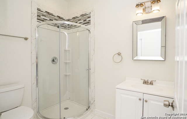 Image 16 of 23 For 1814 Interstate 35 N