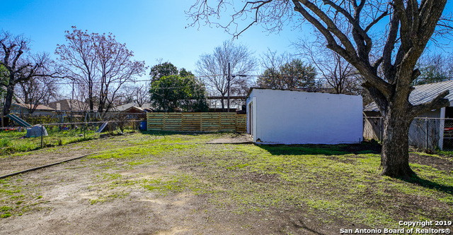 Image 20 of 23 For 1814 Interstate 35 N