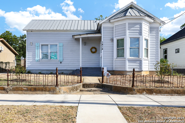 Image 3 of 23 For 1814 Interstate 35 N