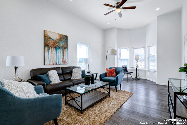 Image 5 of 23 For 1814 Interstate 35 N