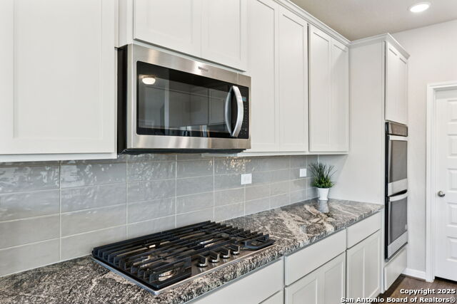 Image 11 of 20 For 1639 Dunvegan