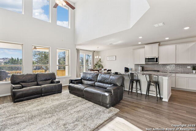 Image 8 of 20 For 1639 Dunvegan