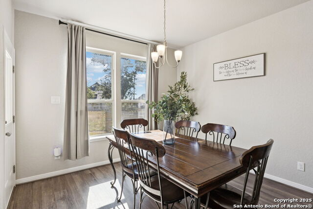 Image 9 of 20 For 1639 Dunvegan