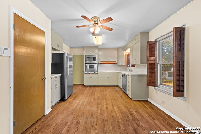 Image 10 of 26 For 411 Cave