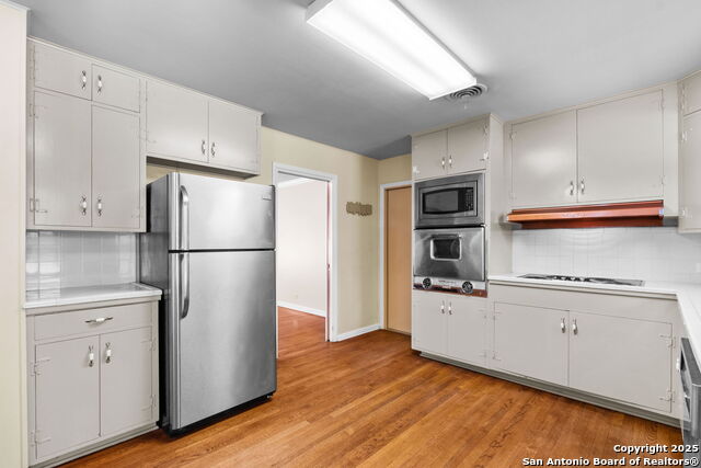 Image 11 of 26 For 411 Cave