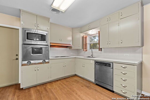 Image 13 of 26 For 411 Cave