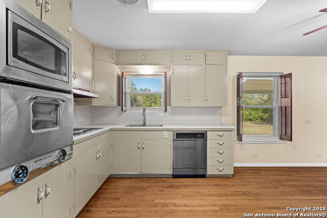 Image 14 of 26 For 411 Cave