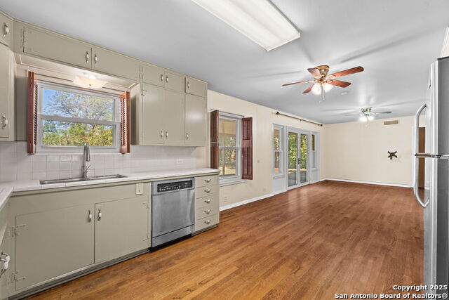 Image 15 of 26 For 411 Cave