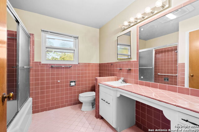 Image 18 of 26 For 411 Cave