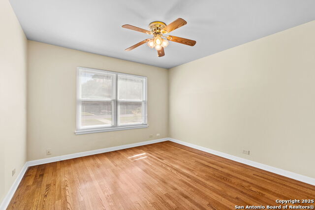 Image 19 of 26 For 411 Cave