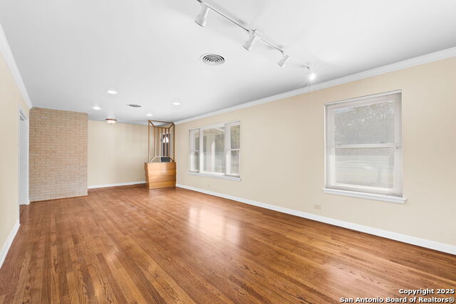 Image 4 of 26 For 411 Cave