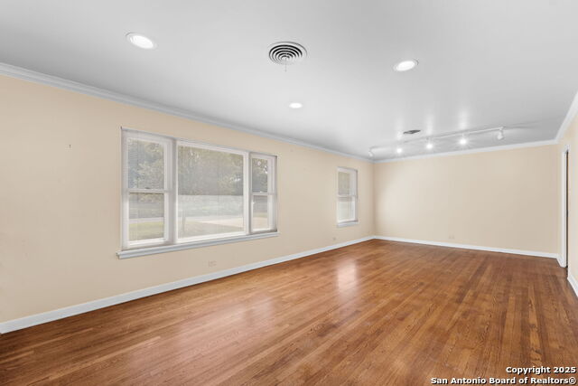 Image 5 of 26 For 411 Cave