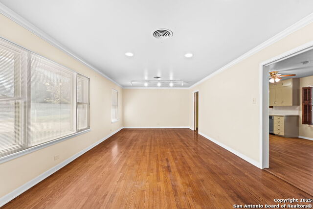 Image 7 of 26 For 411 Cave