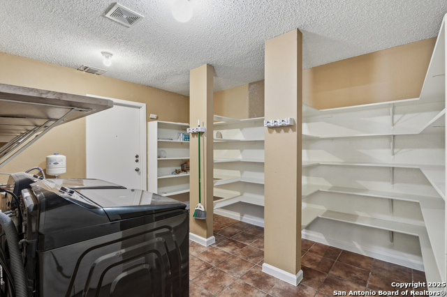 Listing photo id 12 for 17426 Emerald Canyon