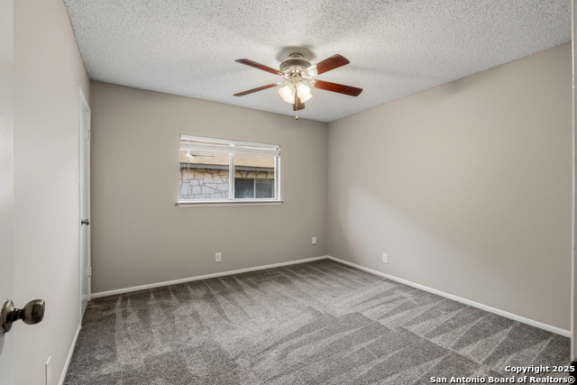 Listing photo id 22 for 17426 Emerald Canyon